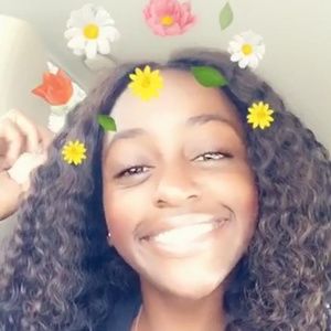 Meet your Posher, Mia